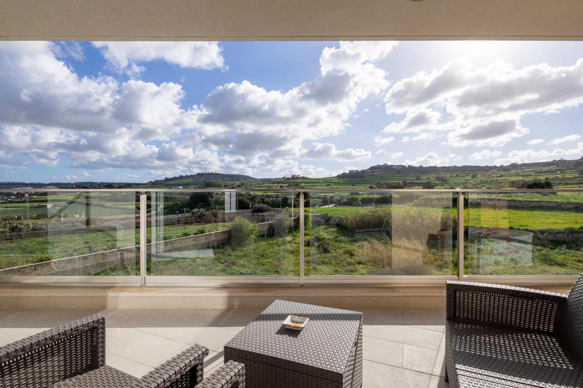 Modern & Spacious 2Br Apartment With Country Views - Close To Xemxija Bay Сент-Полс-Бей Экстерьер фото