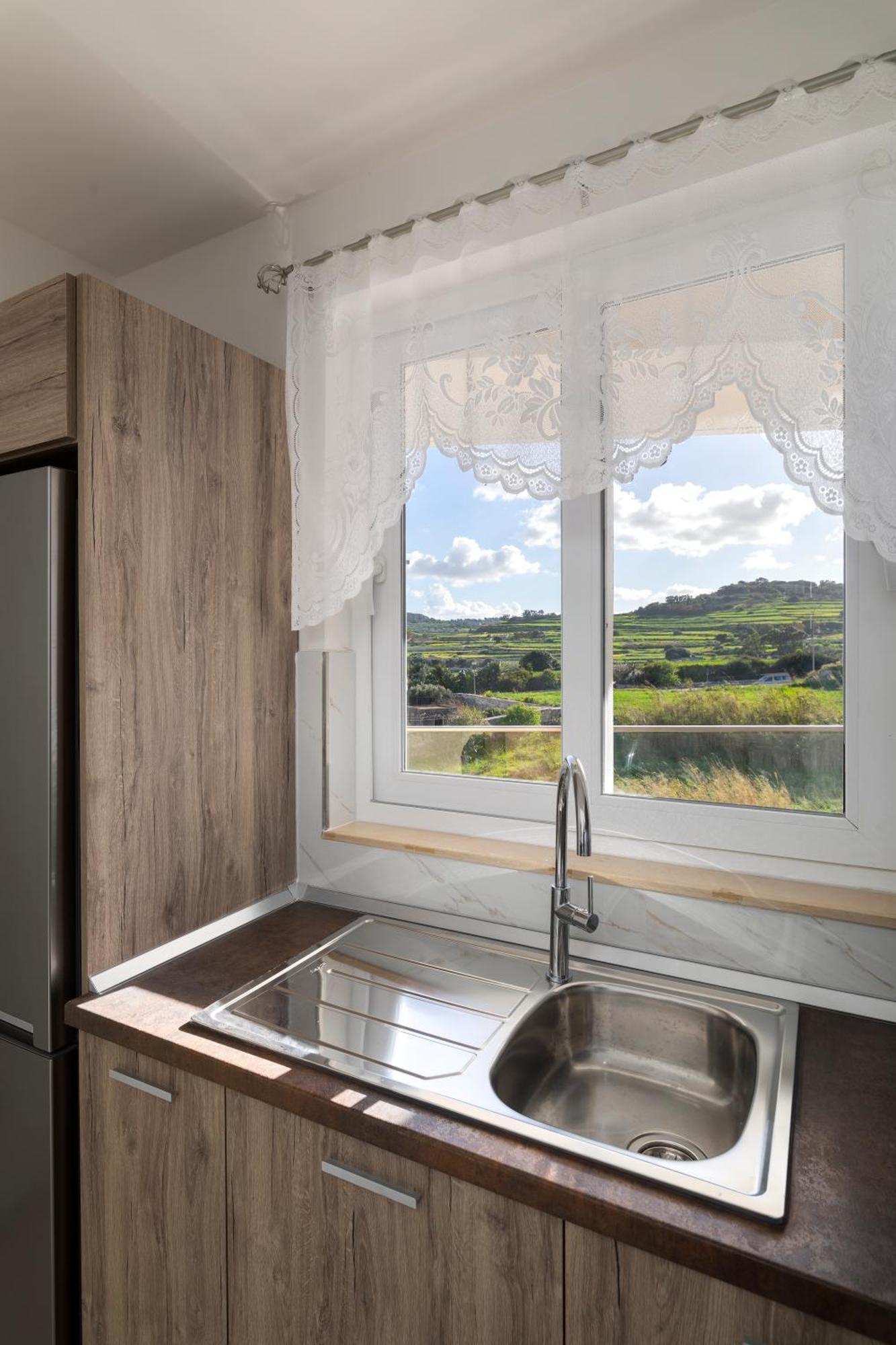 Modern & Spacious 2Br Apartment With Country Views - Close To Xemxija Bay Сент-Полс-Бей Экстерьер фото