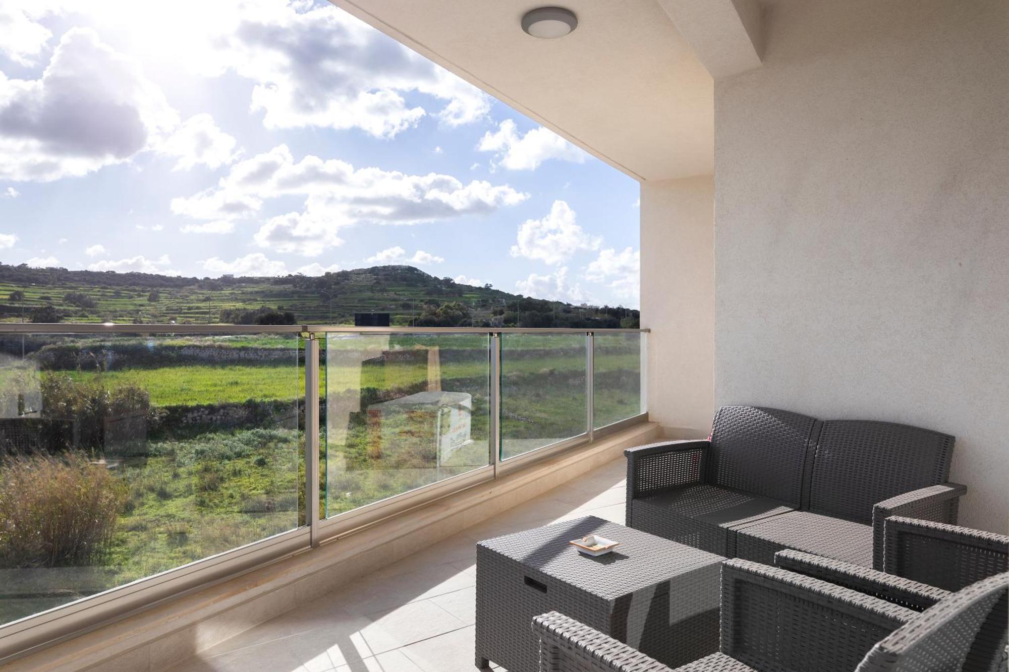 Modern & Spacious 2Br Apartment With Country Views - Close To Xemxija Bay Сент-Полс-Бей Экстерьер фото